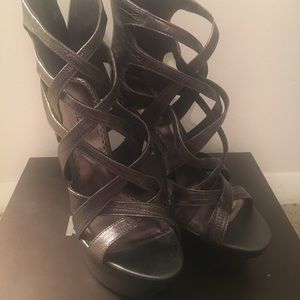 Bebe Adrianna Size 8 Pewter